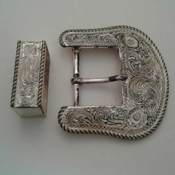 fancy buckle